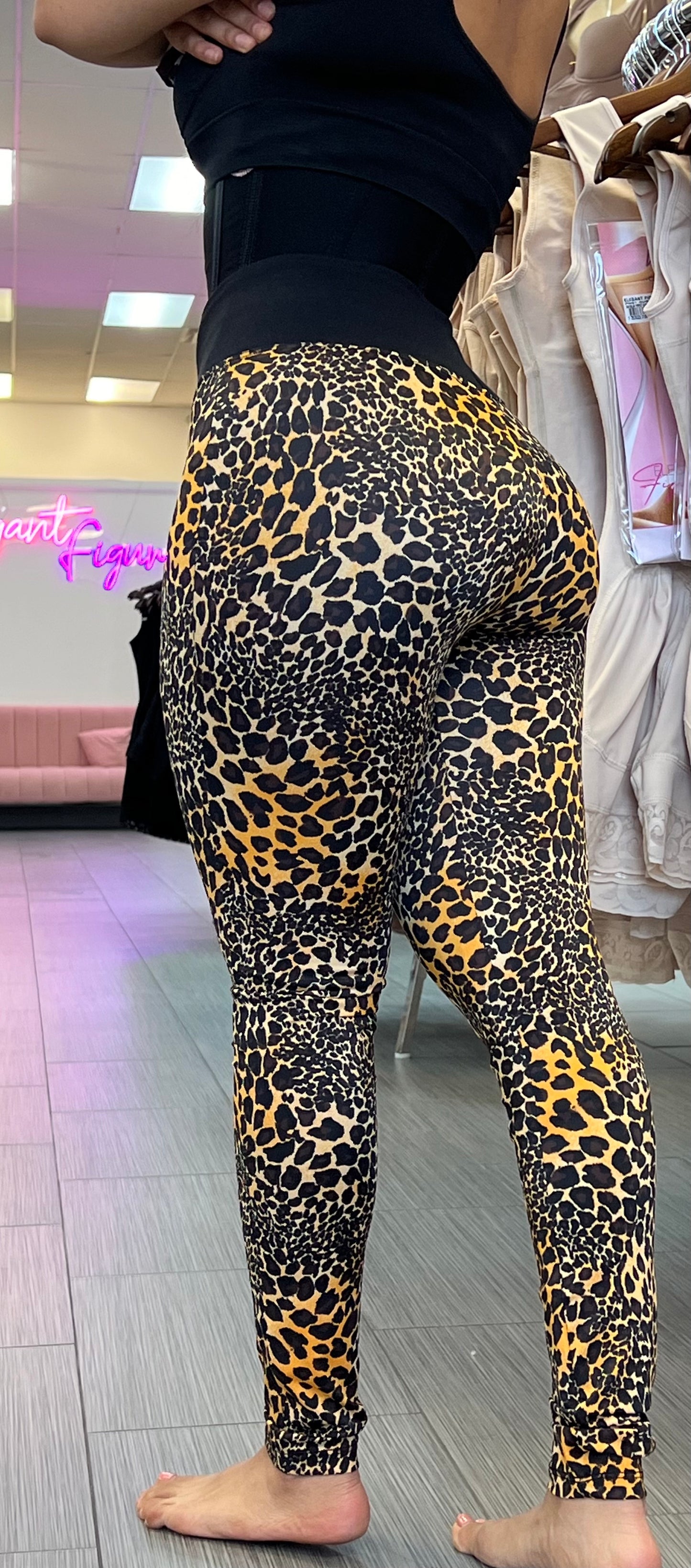 9043 Elegant figure push up leggings